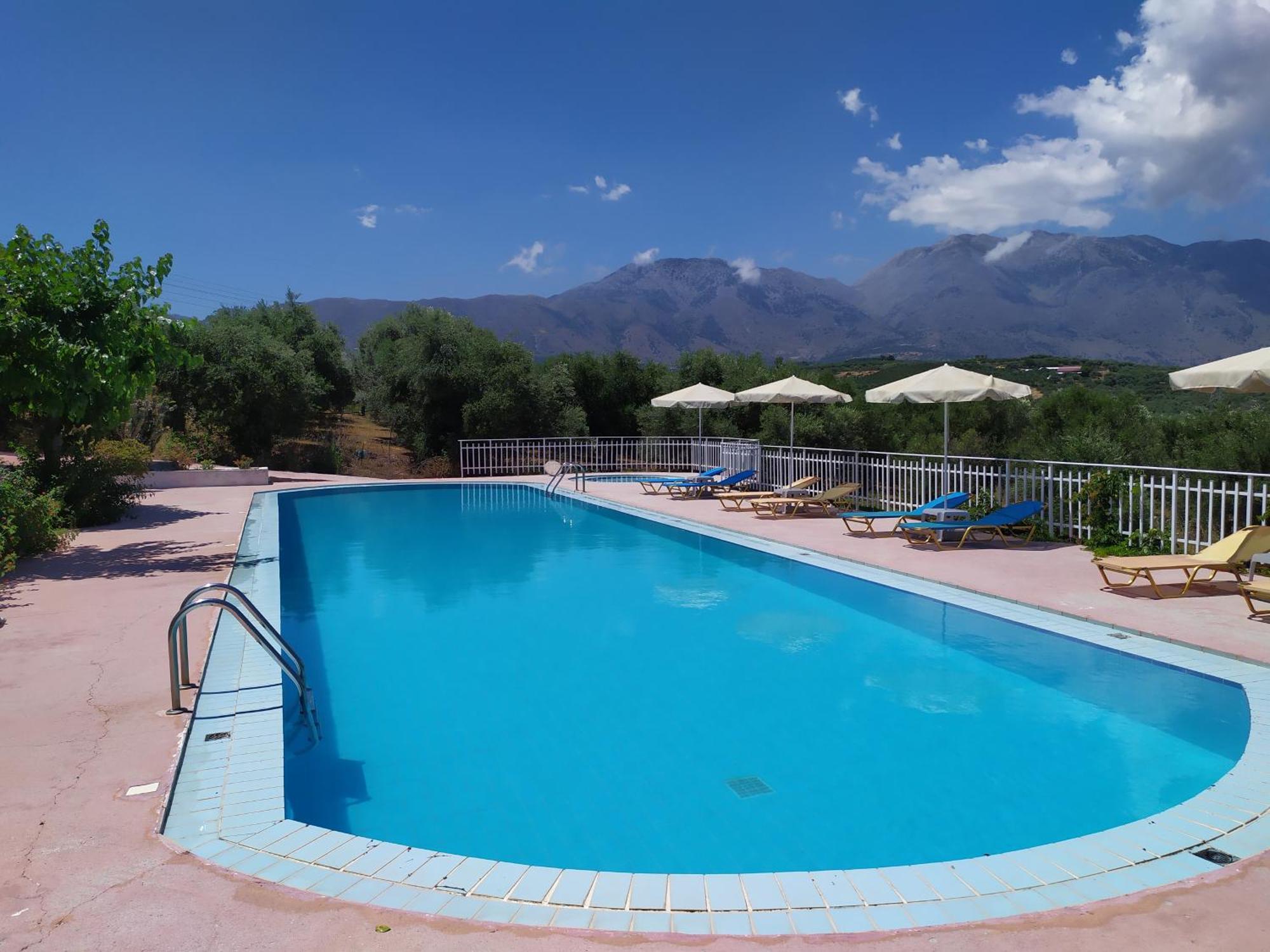 Calamon Apartments Episkopi-Chania Екстериор снимка